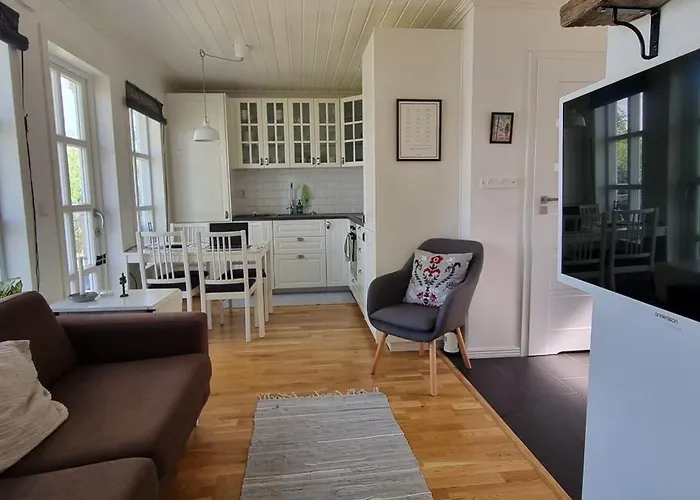 Mysig Stuga Med Sjoetomt, Naera Jaervsoebacken